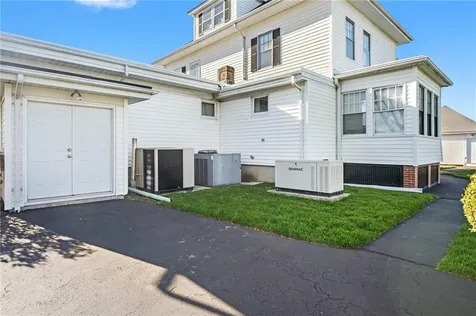 982 Warwick Avenue Warwick RI 02888