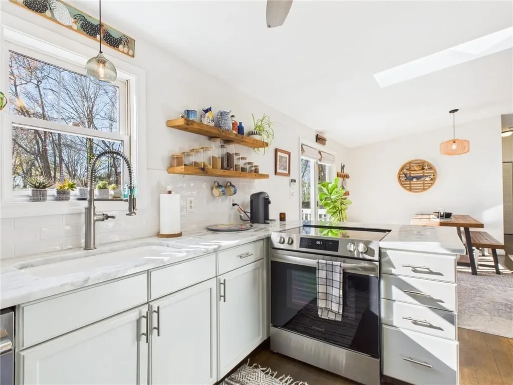 50 Steven Street Tiverton RI 02878