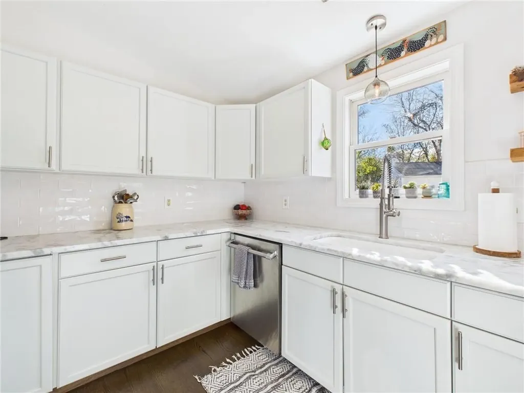 50 Steven Street Tiverton RI 02878