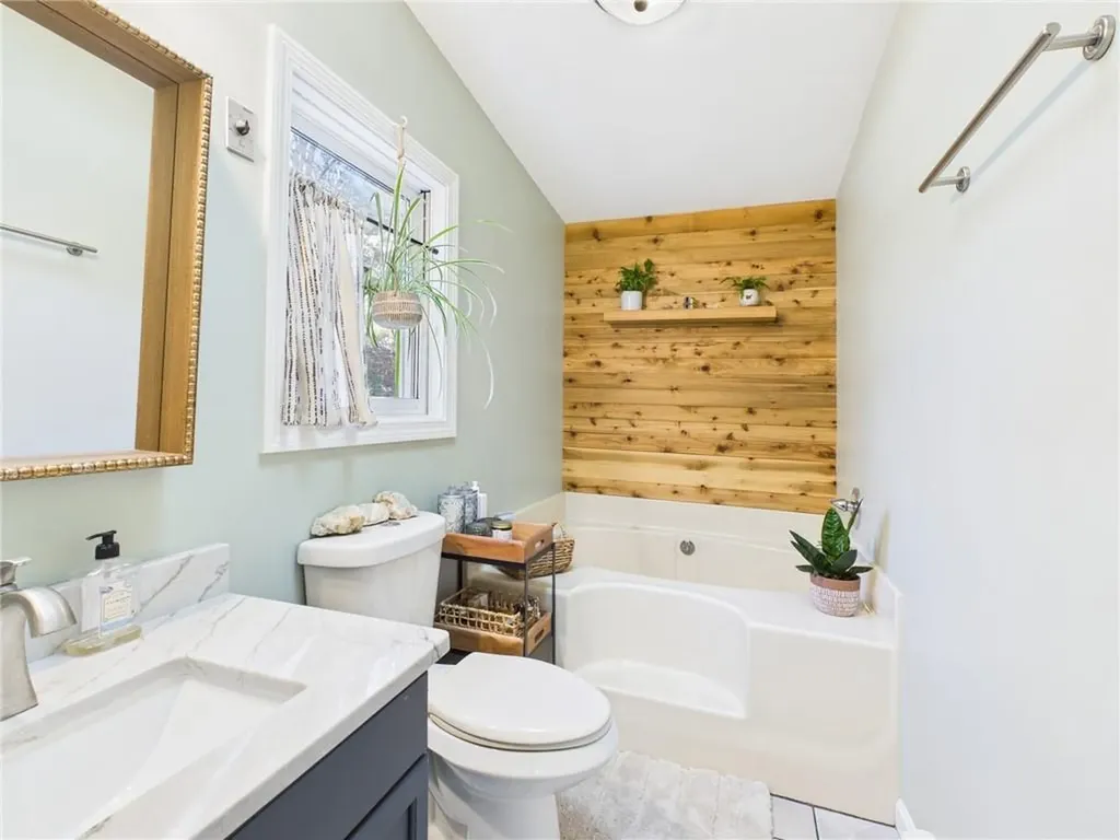 50 Steven Street Tiverton RI 02878