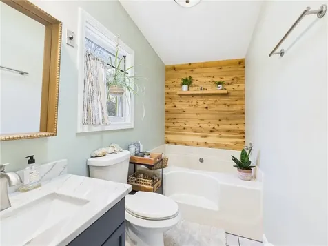 50 Steven Street Tiverton RI 02878