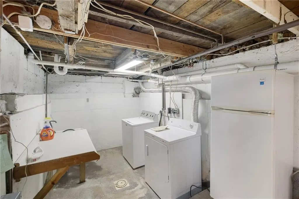 8 Pine Lane Coventry RI 02816