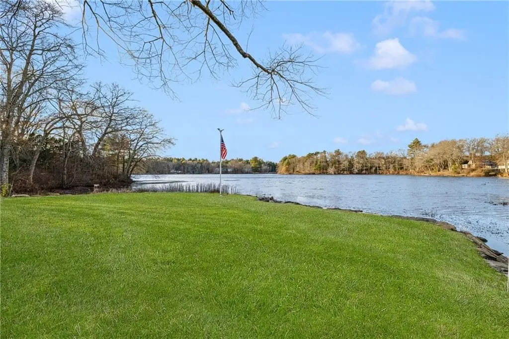 8 Pine Lane Coventry RI 02816