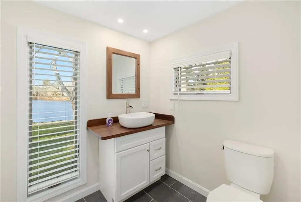 8 Pine Lane Coventry RI 02816