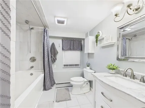 77 Fairfield Drive North Kingstown RI 02852