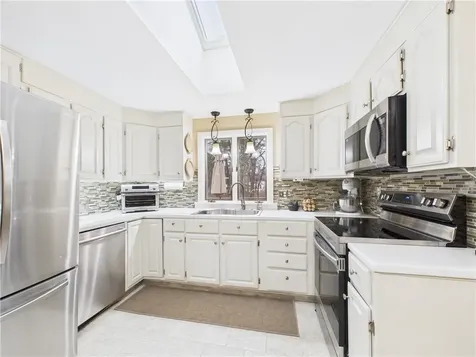 77 Fairfield Drive North Kingstown RI 02852