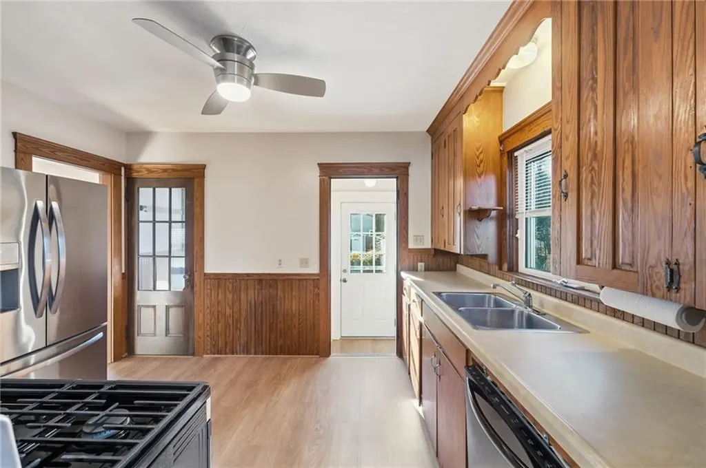 196 Harrison Avenue Warwick RI 02888