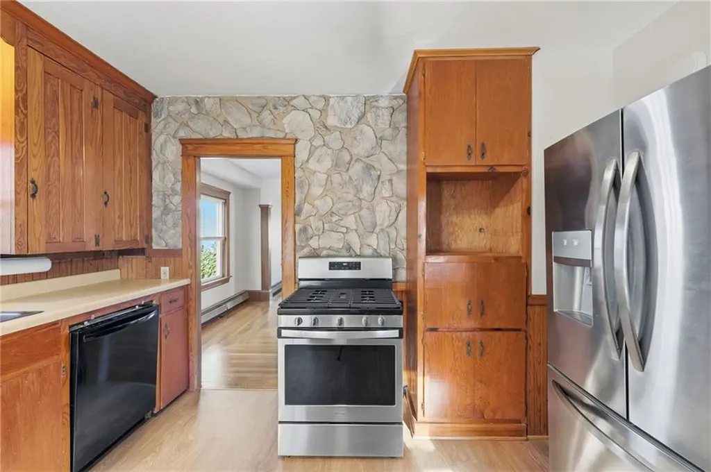 196 Harrison Avenue Warwick RI 02888