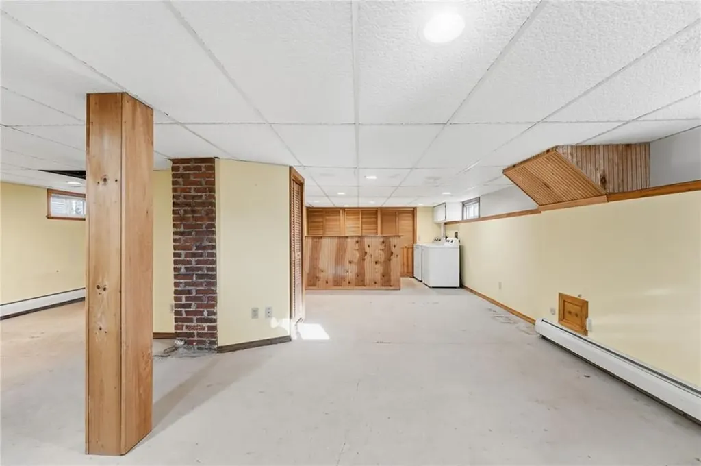 196 Harrison Avenue Warwick RI 02888