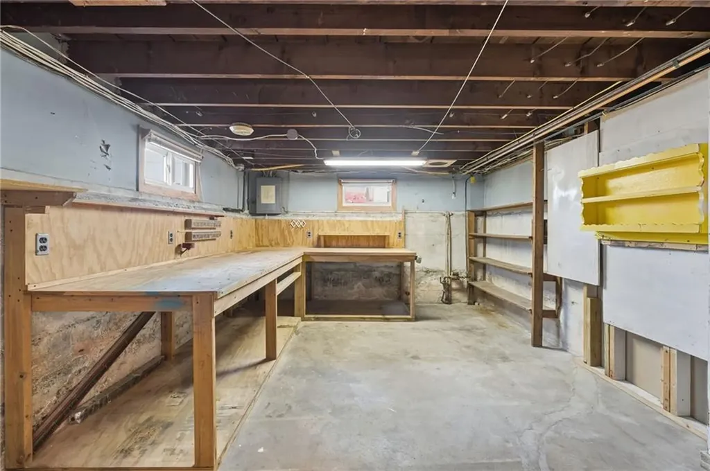 196 Harrison Avenue Warwick RI 02888