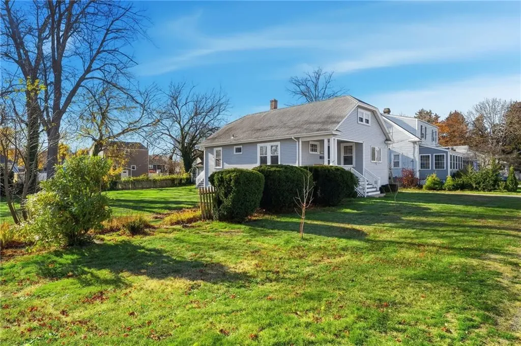 196 Harrison Avenue Warwick RI 02888