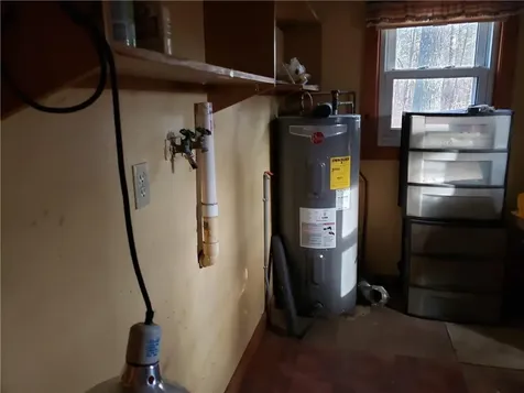 30 Hollywood Avenue Coventry RI 02816