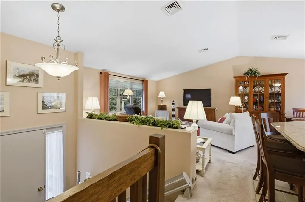 11 Wendy Lane South Kingstown RI 02879