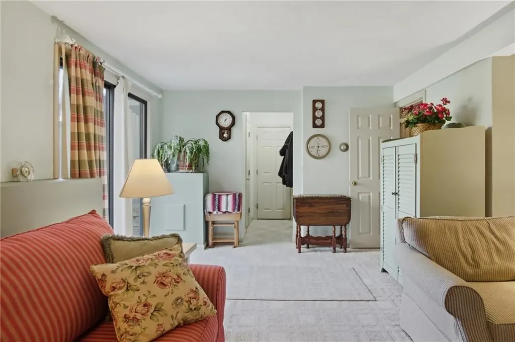 11 Wendy Lane South Kingstown RI 02879