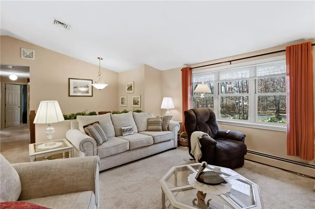 11 Wendy Lane South Kingstown RI 02879