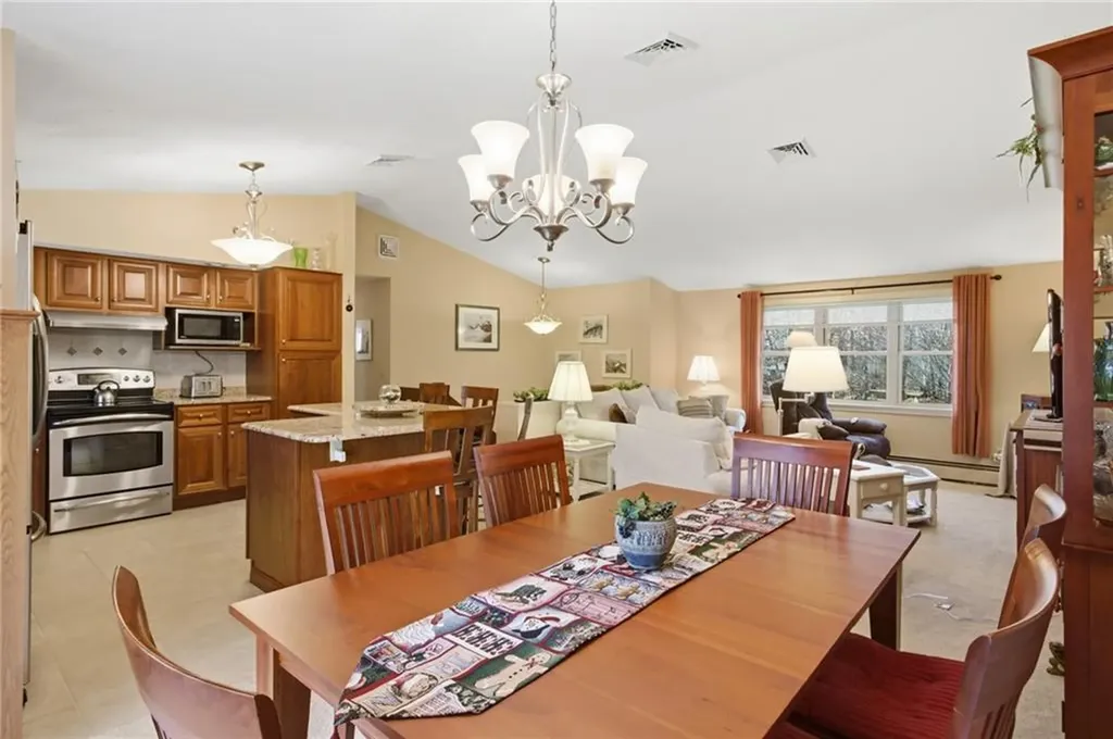 11 Wendy Lane South Kingstown RI 02879