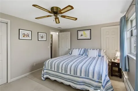 11 Wendy Lane South Kingstown RI 02879