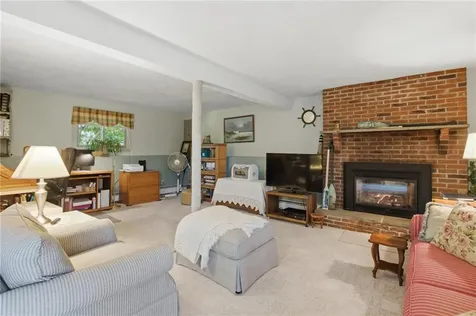 11 Wendy Lane South Kingstown RI 02879