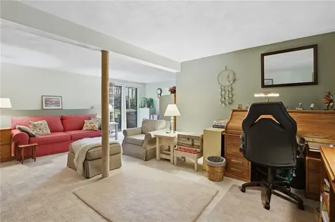 11 Wendy Lane South Kingstown RI 02879