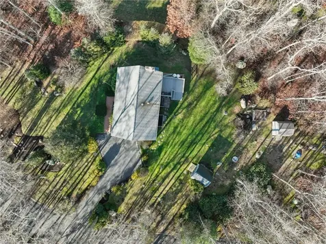 11 Wendy Lane South Kingstown RI 02879