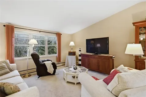 11 Wendy Lane South Kingstown RI 02879