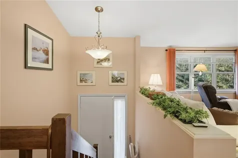 11 Wendy Lane South Kingstown RI 02879