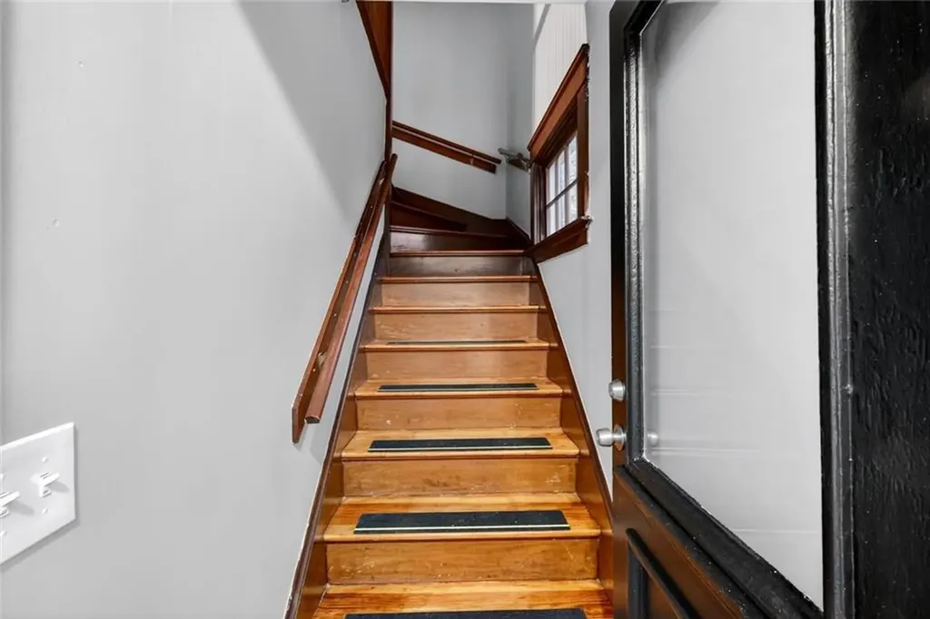 41 43 Rounds Avenue Providence RI 02907