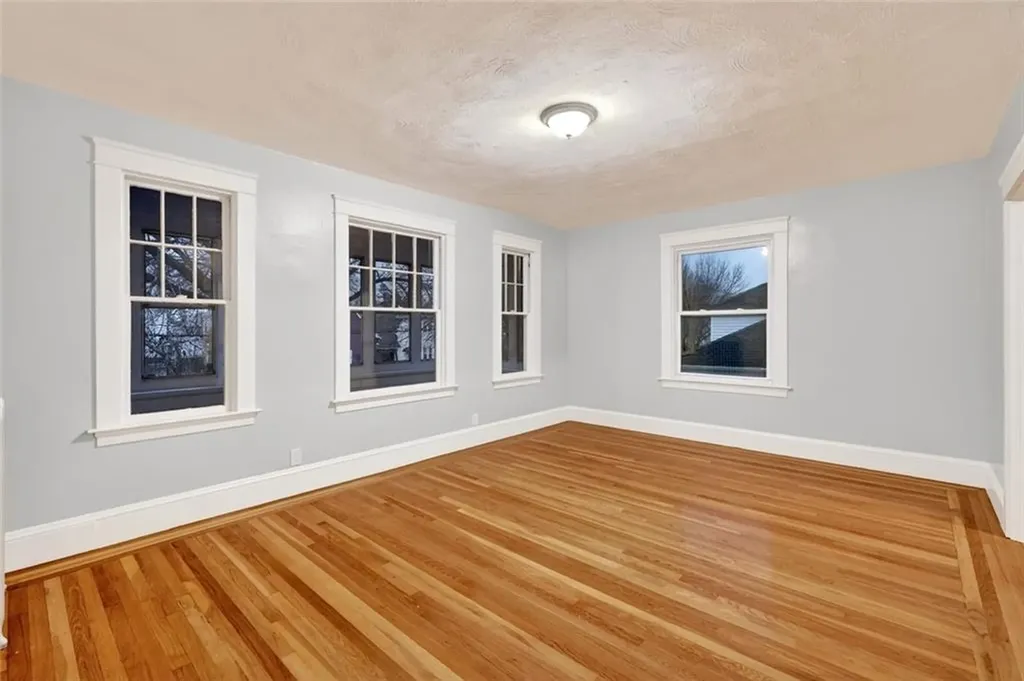 41 43 Rounds Avenue Providence RI 02907