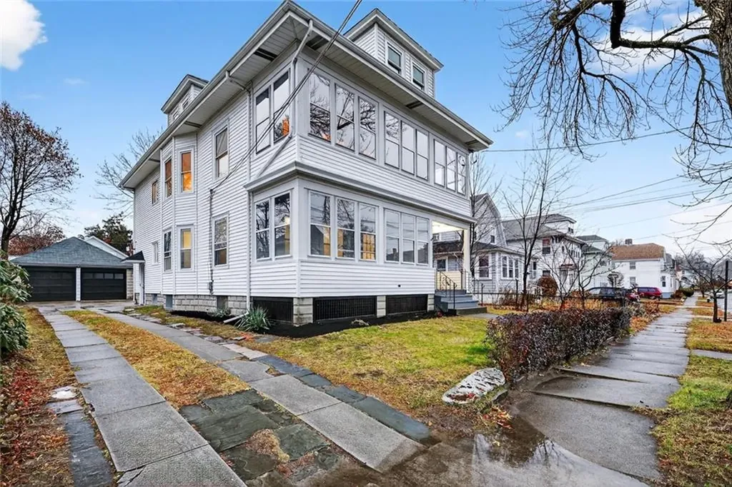 41 43 Rounds Avenue Providence RI 02907