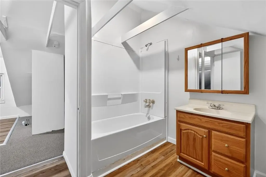 41 43 Rounds Avenue Providence RI 02907