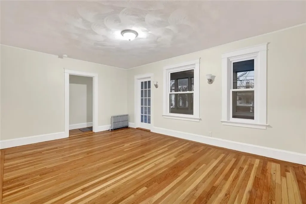 41 43 Rounds Avenue Providence RI 02907