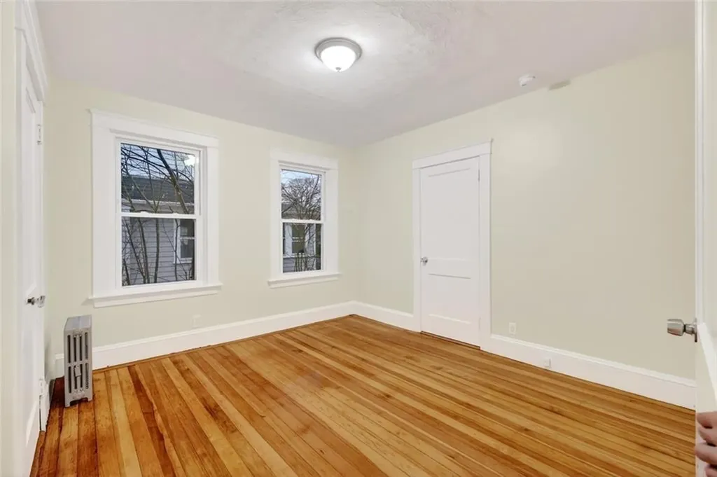 41 43 Rounds Avenue Providence RI 02907
