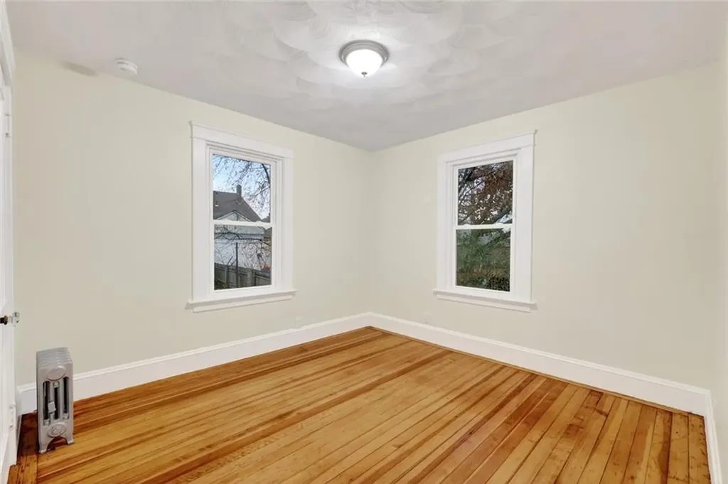 41 43 Rounds Avenue Providence RI 02907