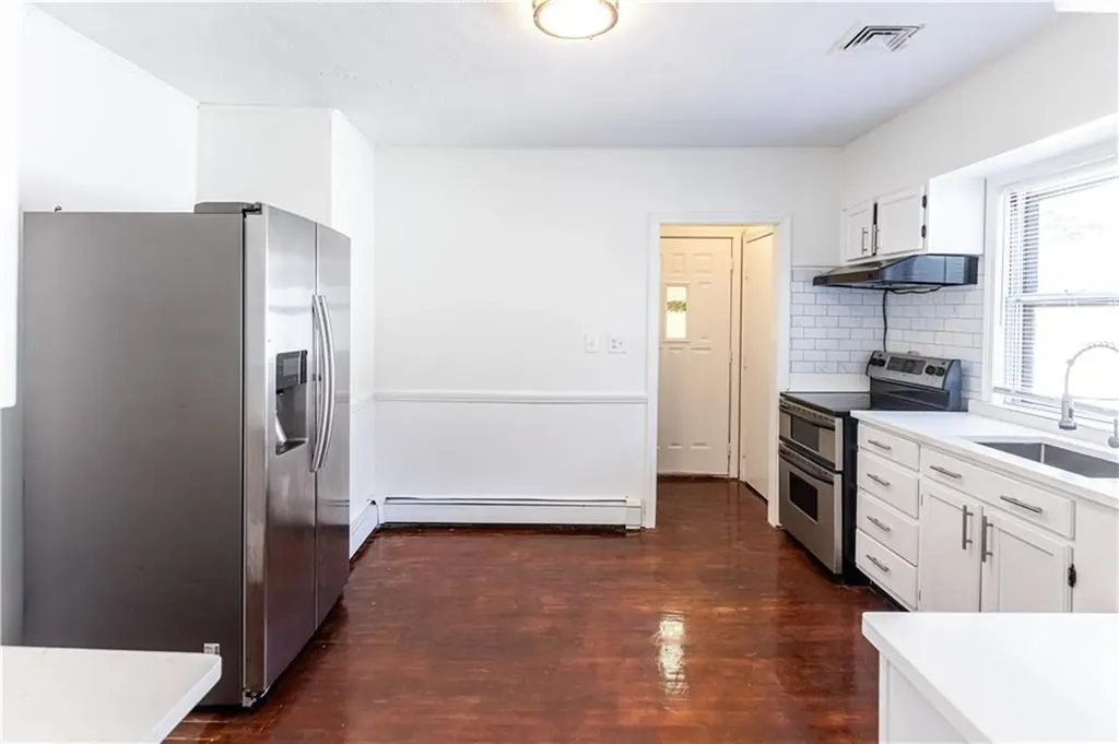 32 Sykes Street Warwick RI 02886