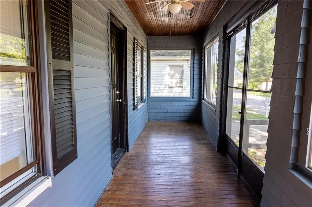 32 Sykes Street Warwick RI 02886