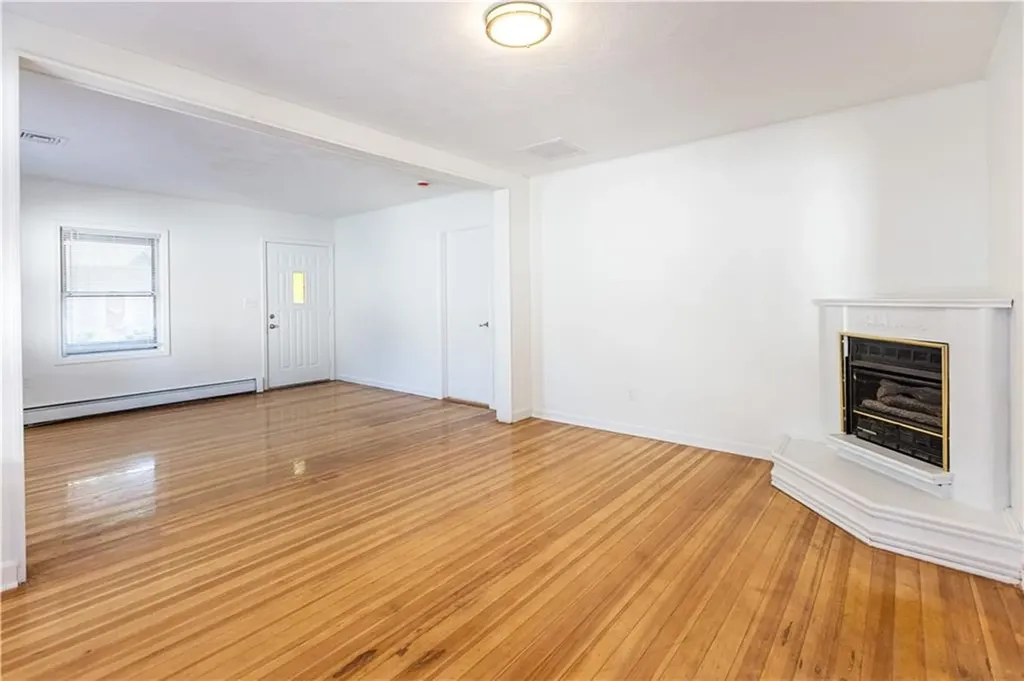 32 Sykes Street Warwick RI 02886