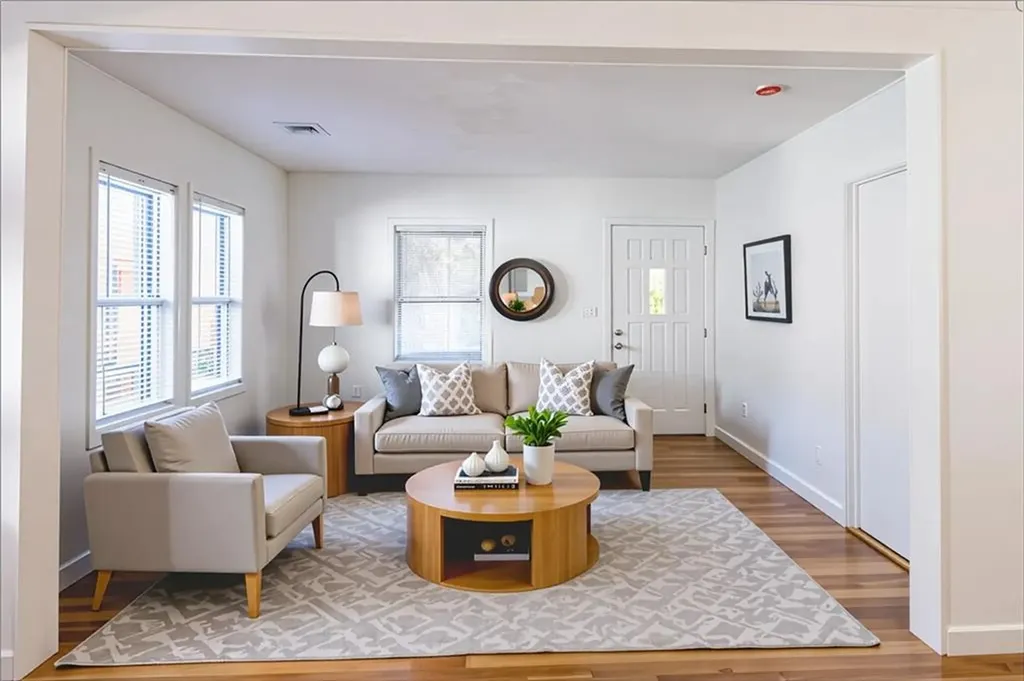 32 Sykes Street Warwick RI 02886