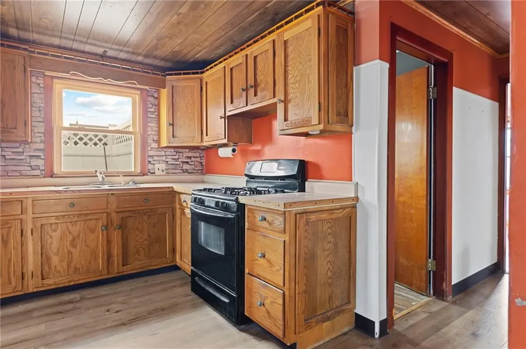 21 Helen Avenue Coventry RI 02816