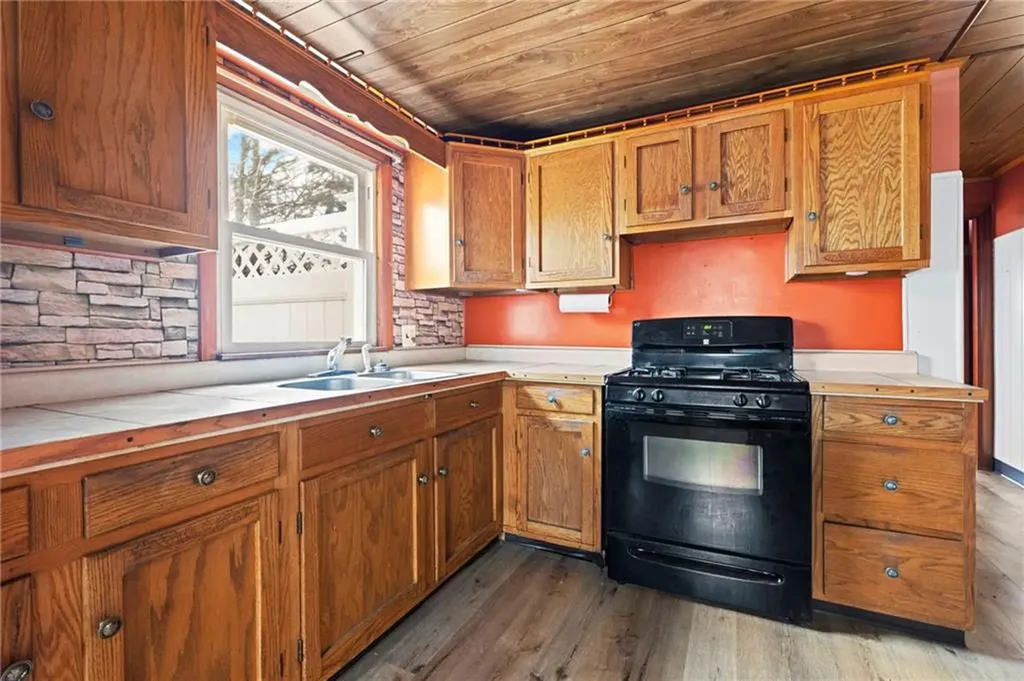 21 Helen Avenue Coventry RI 02816