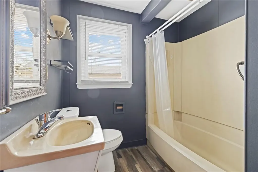 21 Helen Avenue Coventry RI 02816
