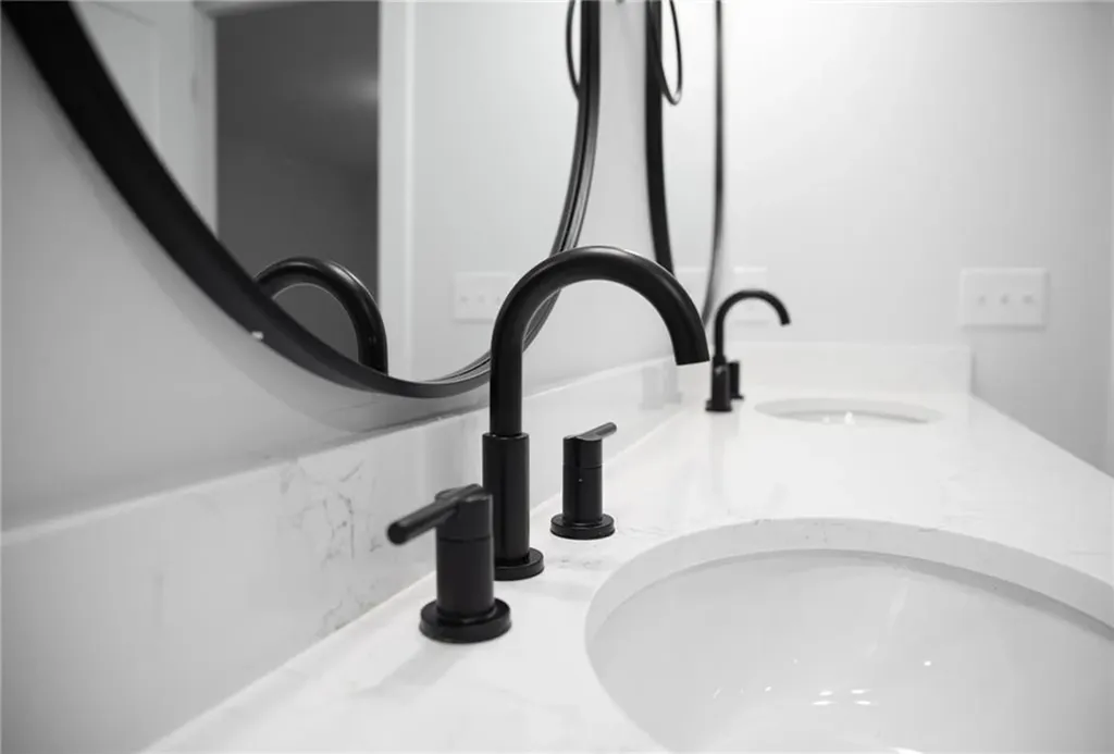 33 Recess Lane Warwick RI 02889