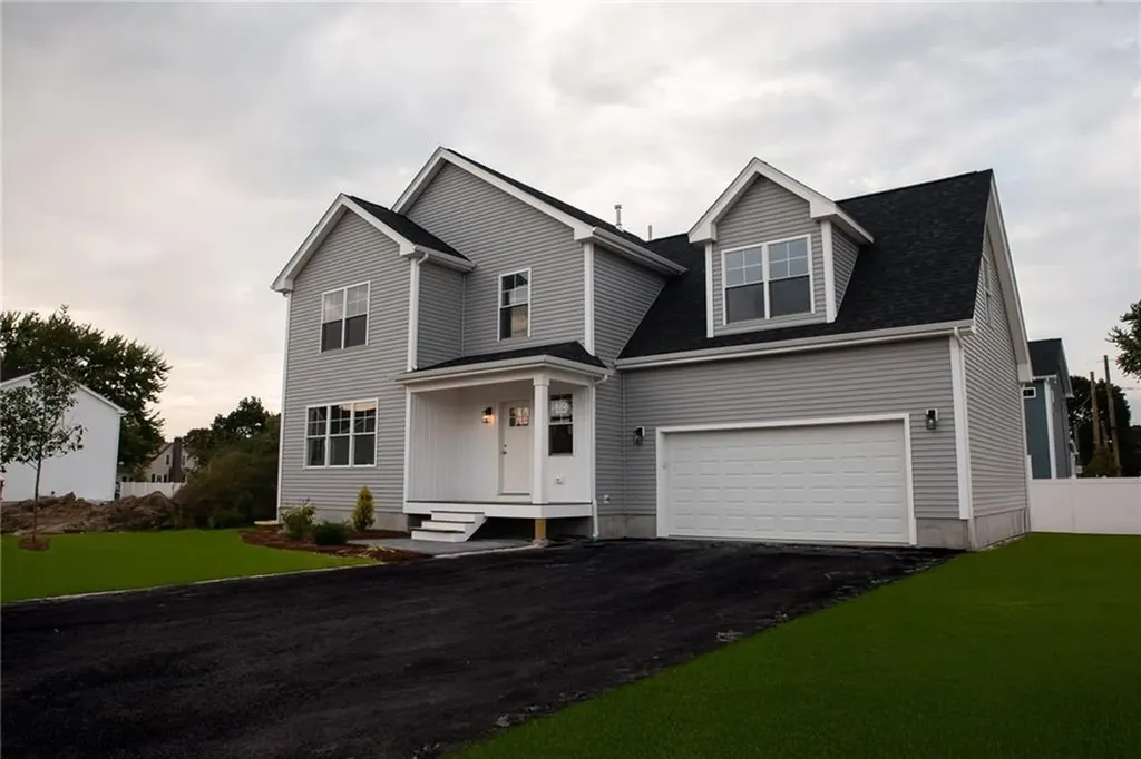 33 Recess Lane Warwick RI 02889