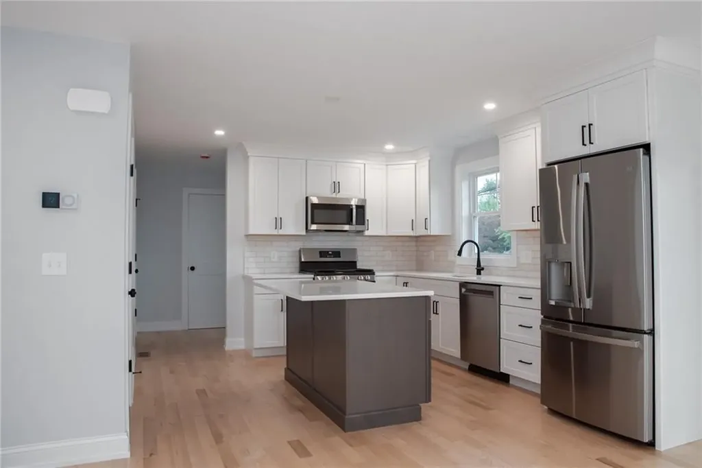 33 Recess Lane Warwick RI 02889