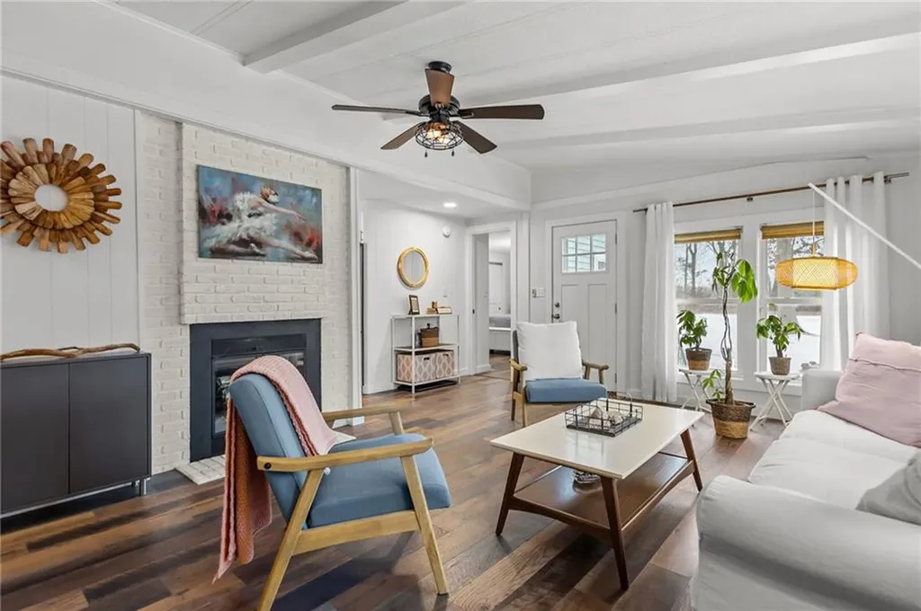 135 North Brayton Road Tiverton RI 02878