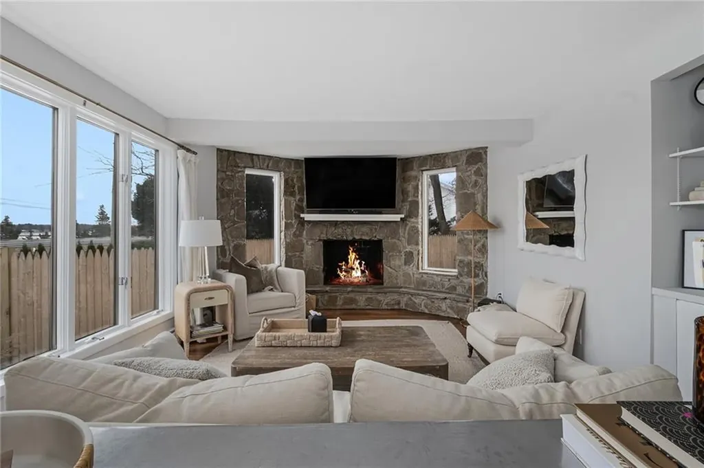 1705 Wampanoag Trail Barrington RI 02806