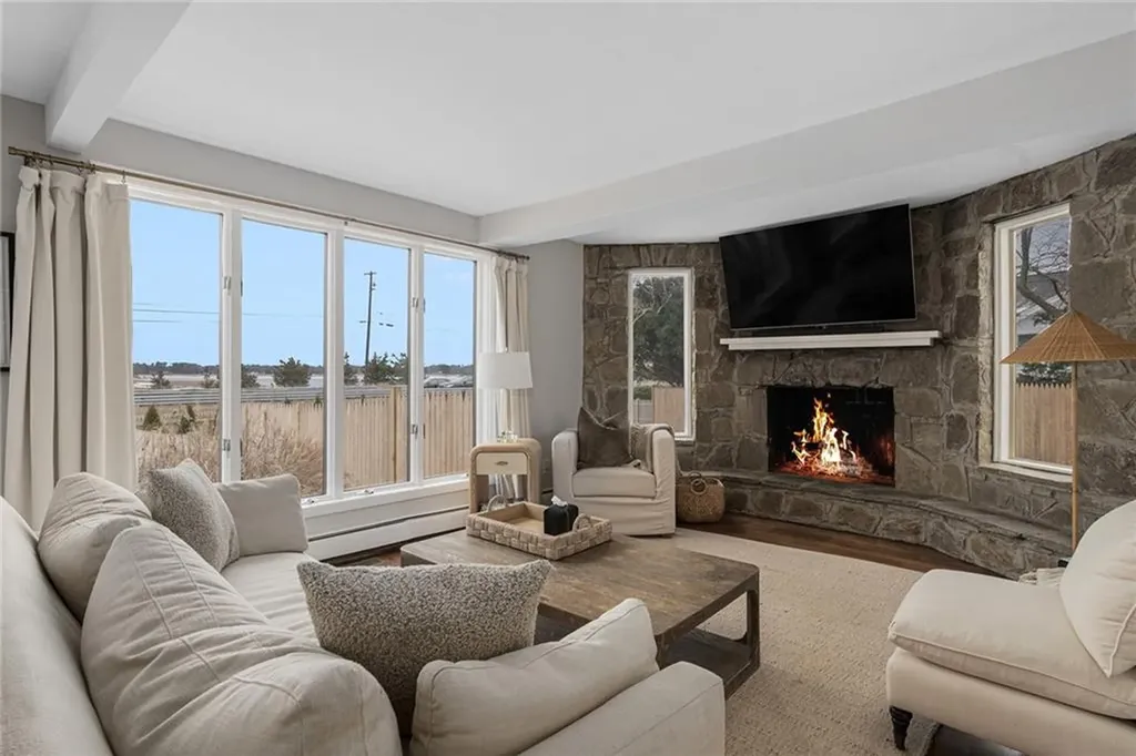 1705 Wampanoag Trail Barrington RI 02806