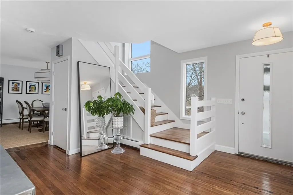 1705 Wampanoag Trail Barrington RI 02806