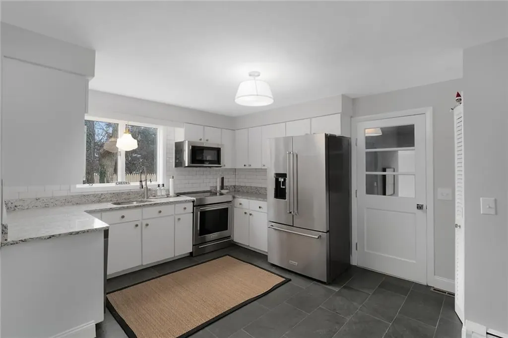 1705 Wampanoag Trail Barrington RI 02806