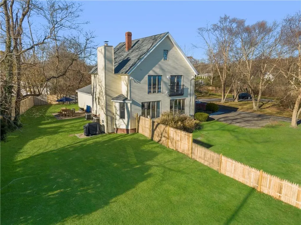 1705 Wampanoag Trail Barrington RI 02806