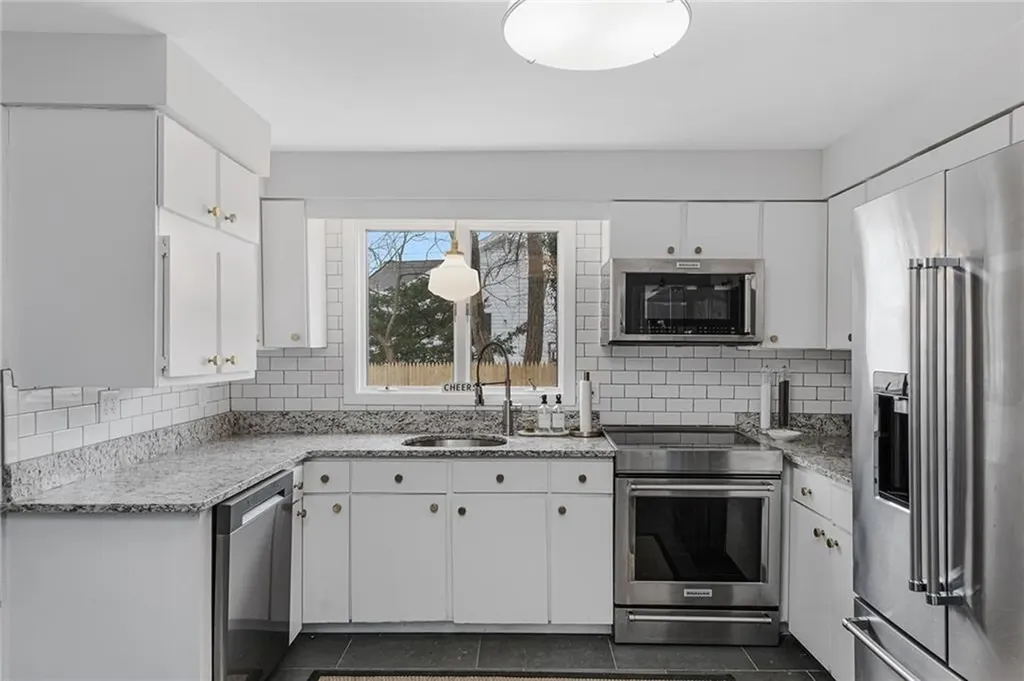 1705 Wampanoag Trail Barrington RI 02806